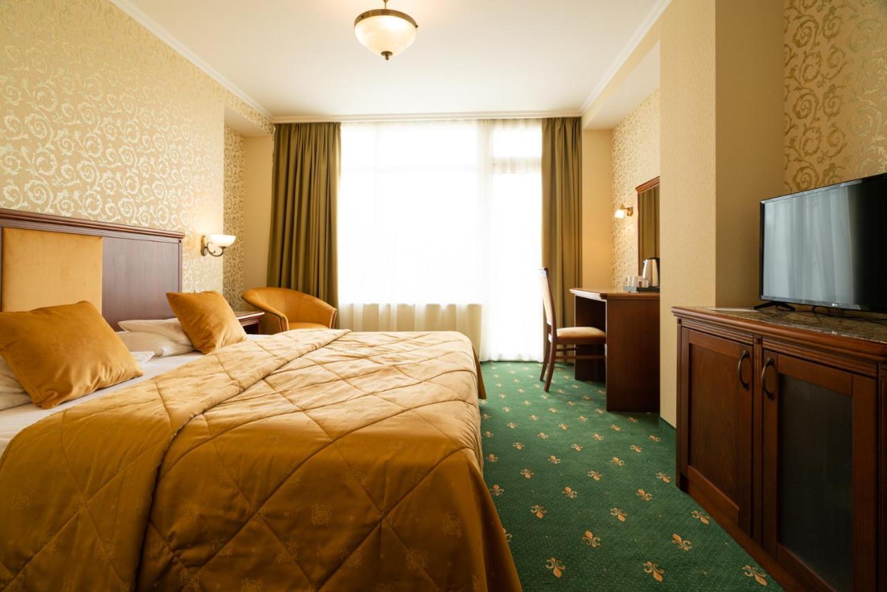 Elizabeth Hotel Дьюла Экстерьер фото