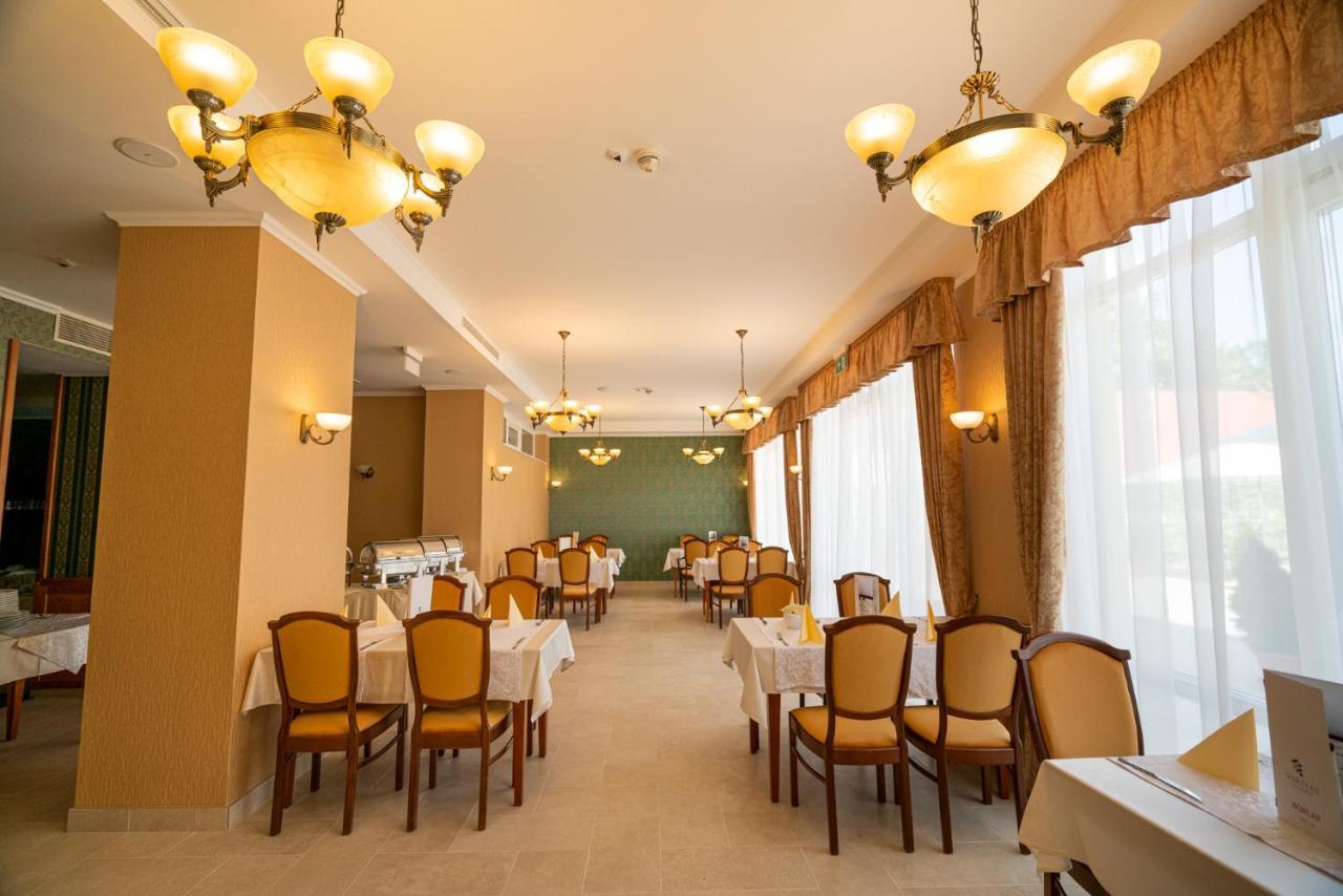 Elizabeth Hotel Дьюла Экстерьер фото
