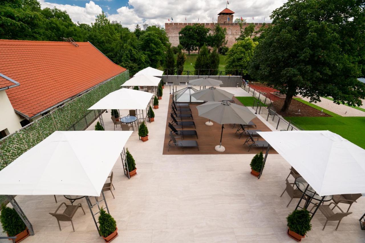 Elizabeth Hotel Дьюла Экстерьер фото