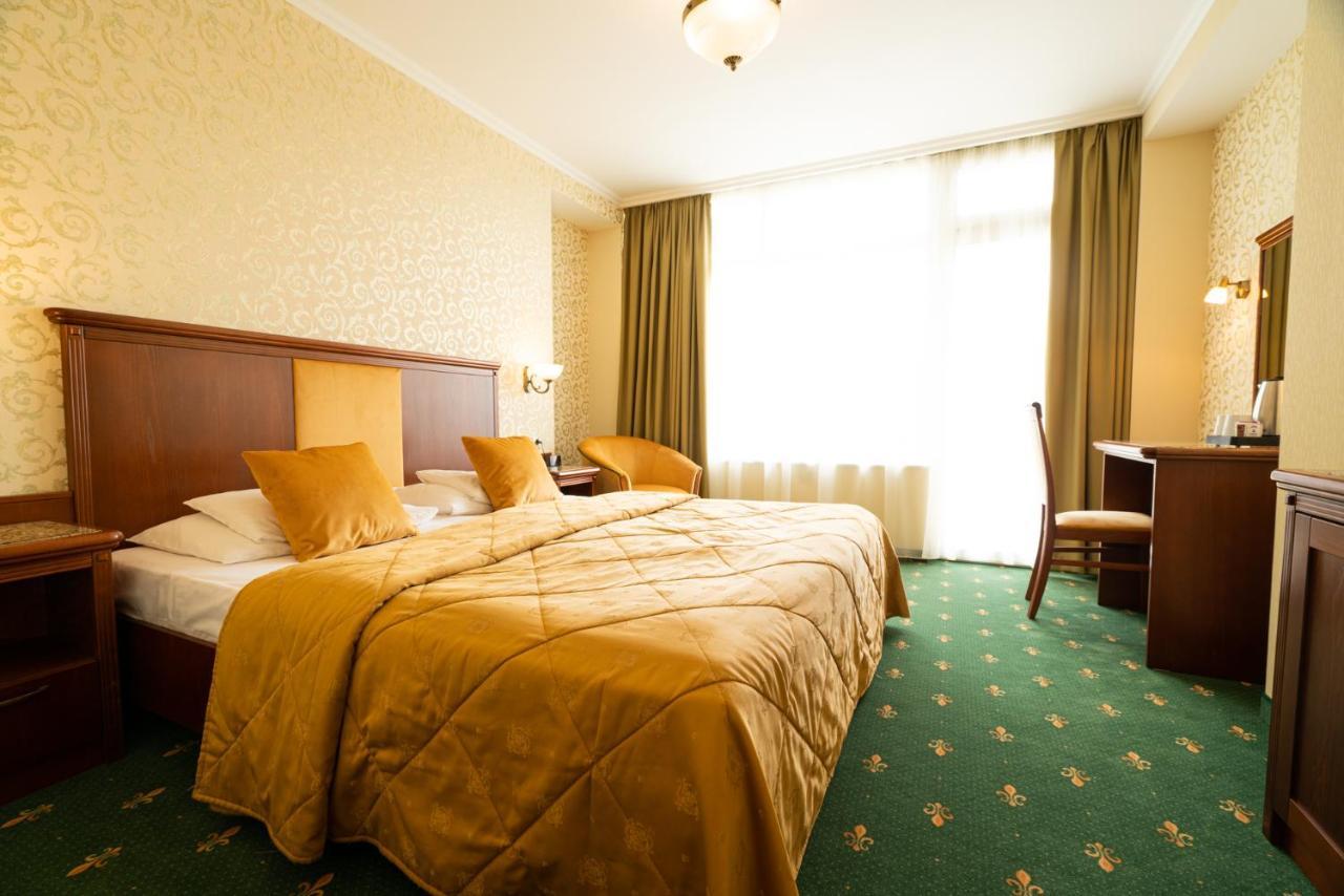 Elizabeth Hotel Дьюла Экстерьер фото