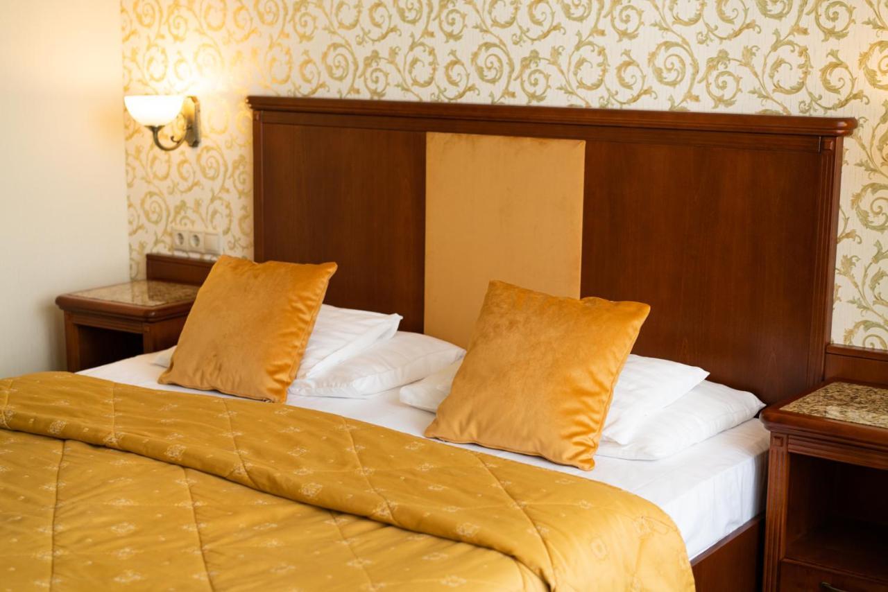 Elizabeth Hotel Дьюла Экстерьер фото