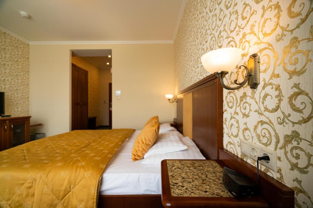 Elizabeth Hotel Дьюла Экстерьер фото