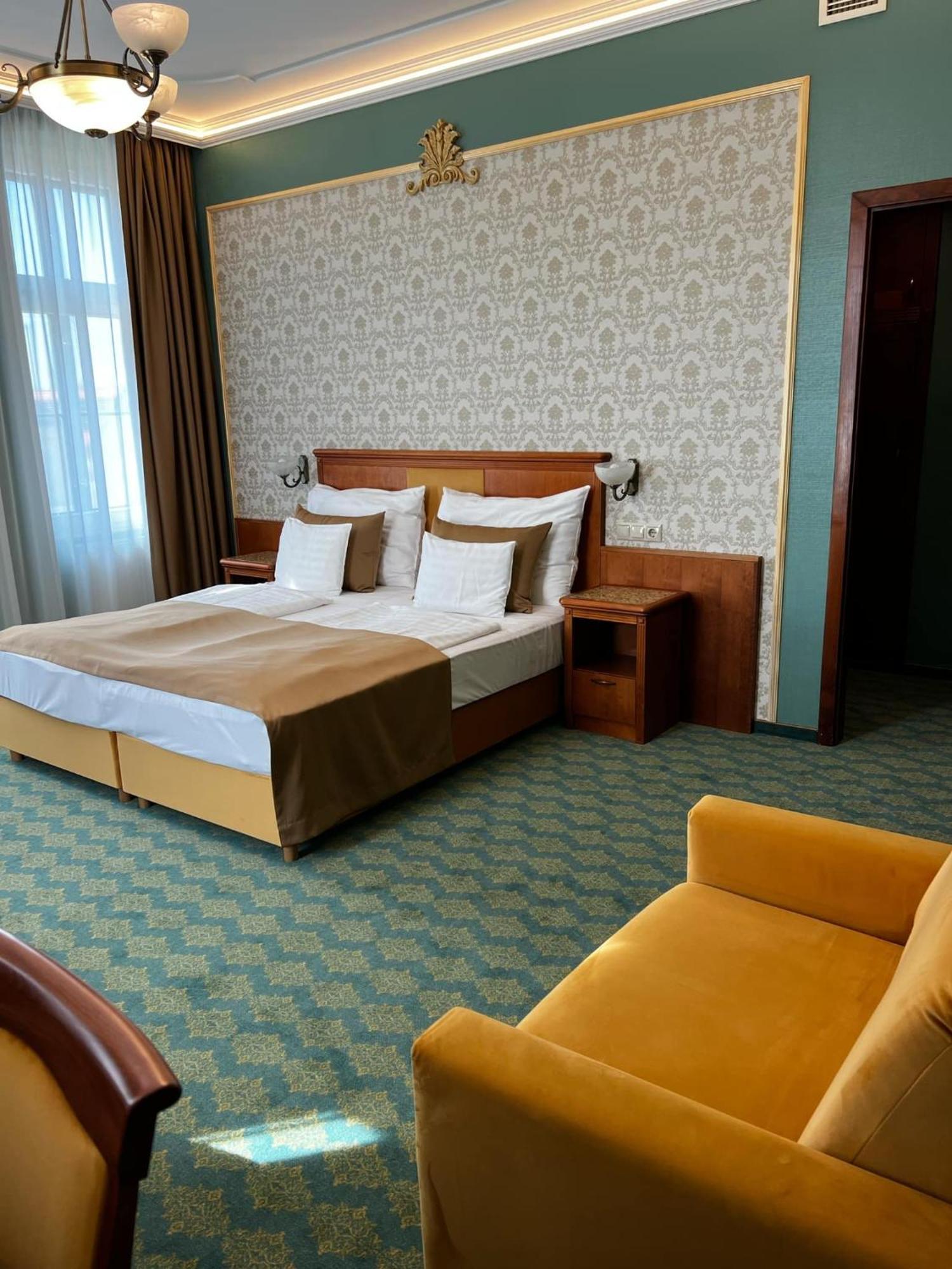 Elizabeth Hotel Дьюла Экстерьер фото