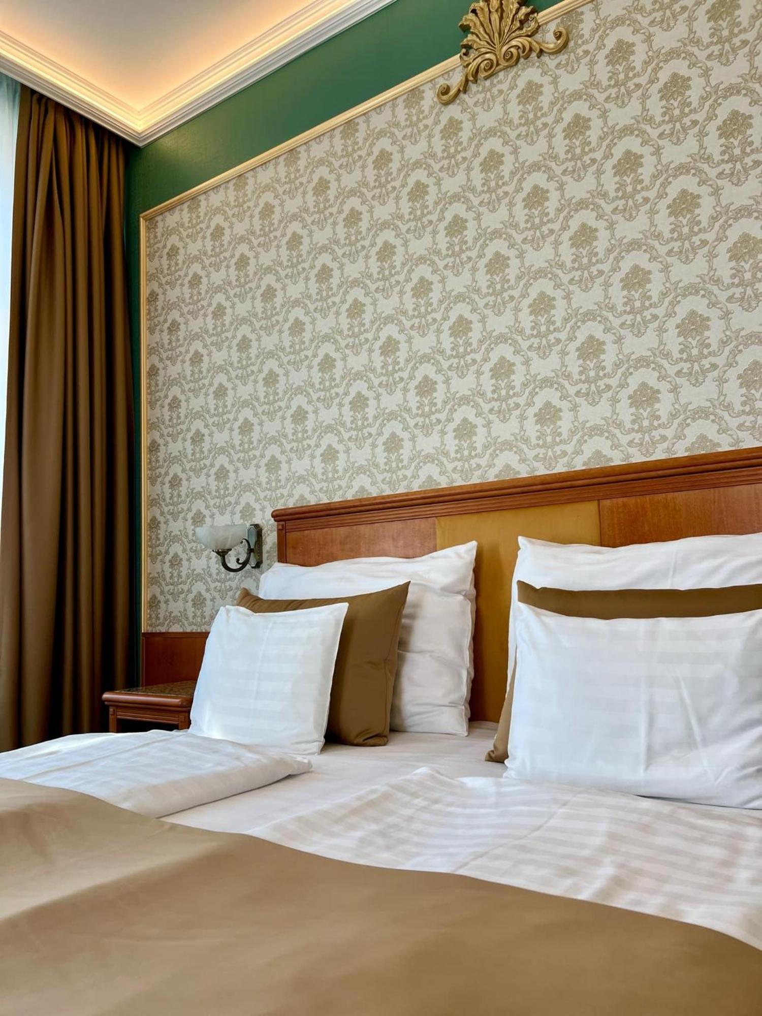 Elizabeth Hotel Дьюла Экстерьер фото