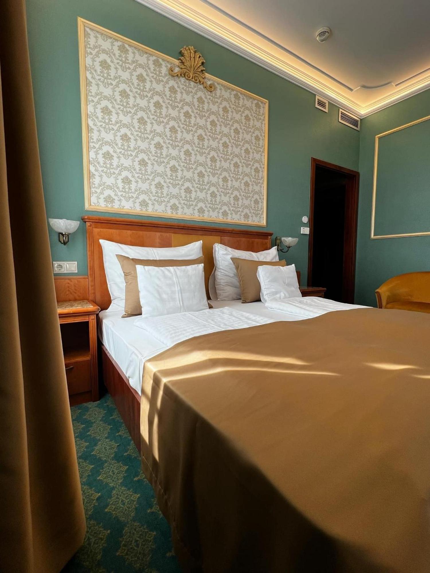 Elizabeth Hotel Дьюла Экстерьер фото