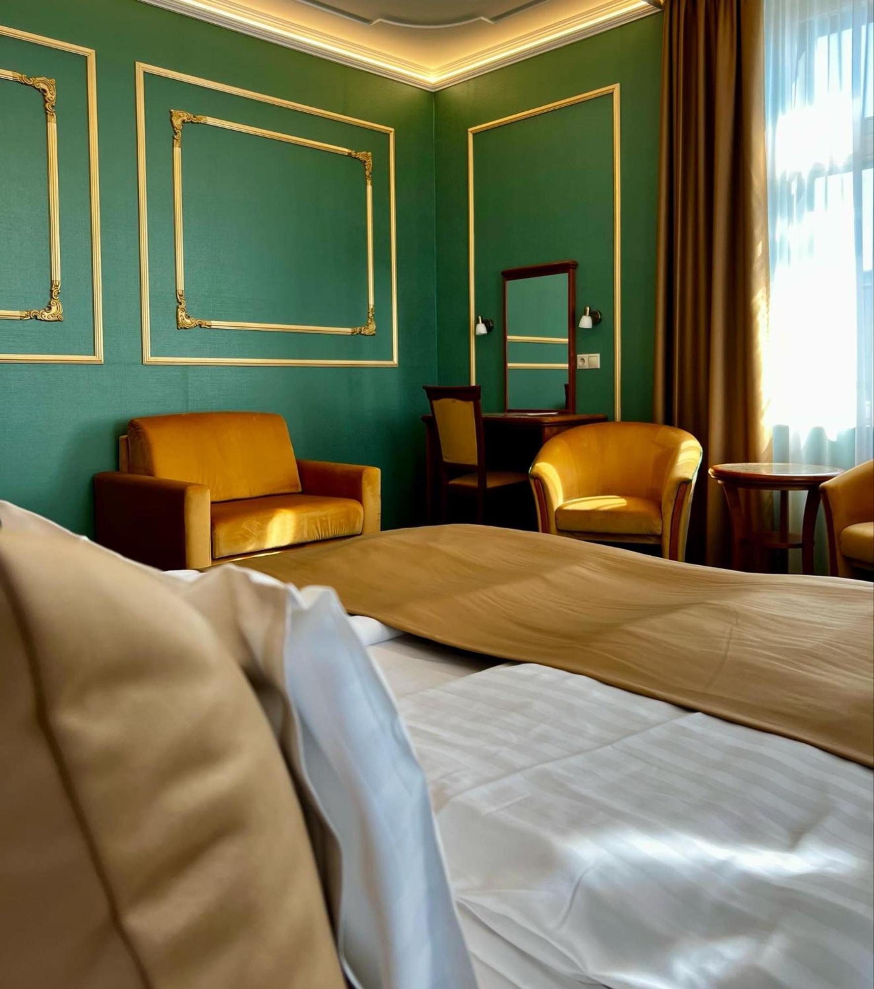 Elizabeth Hotel Дьюла Экстерьер фото